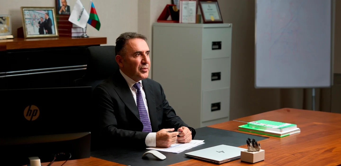 Elxan Bəşirov işçisini həbs etdirdi