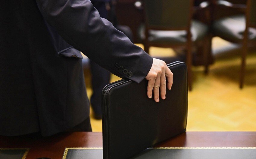 Bir nazir, bir agentlik sədri vəzifədən ÇIXARILACAQ