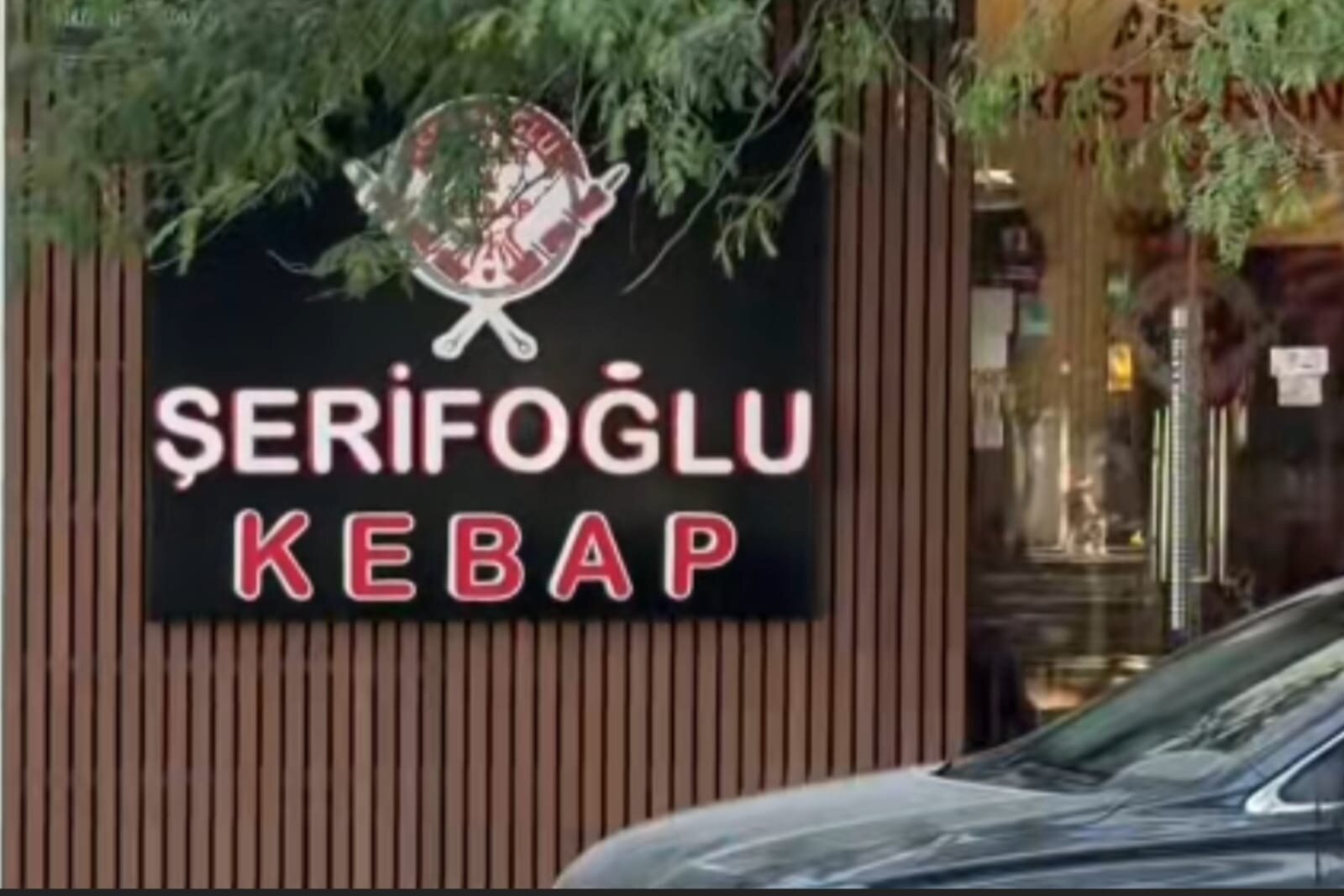 Bakının mərkəzində vergidən yayınan restoran: “kartdan-karta” üsulu ilə dövlət aldadılır”