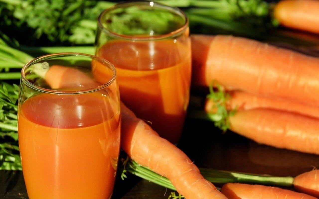 Həddindən artıq kök şirəsi içən alim öldü - Təcrübə aparırmış