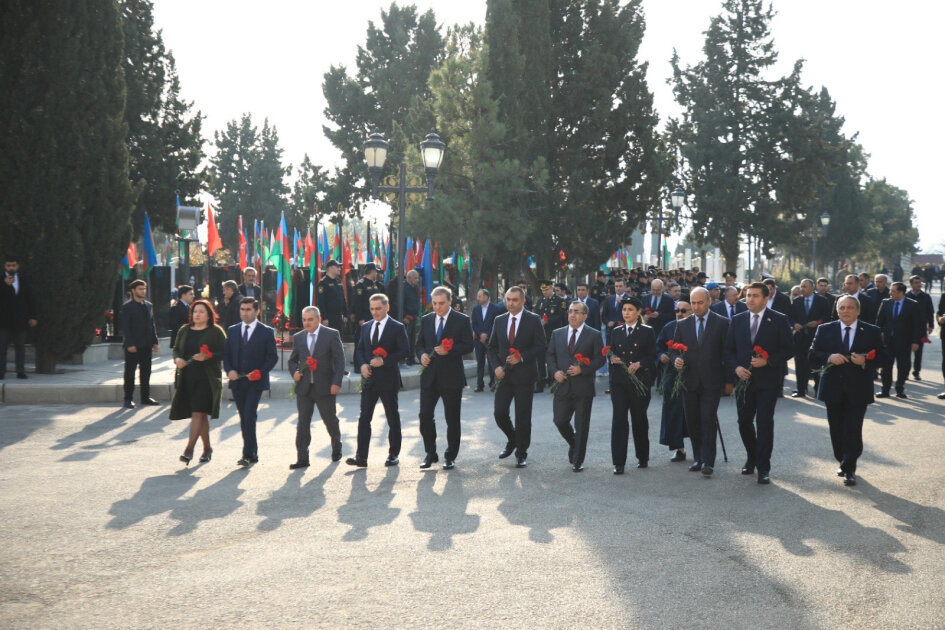 Gəncədə Şəhidlər xiyabanı ziyarət olunub