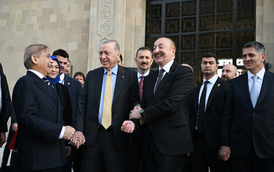 Bakıdakı paraddan tarixi görüntülər - Fotolar
