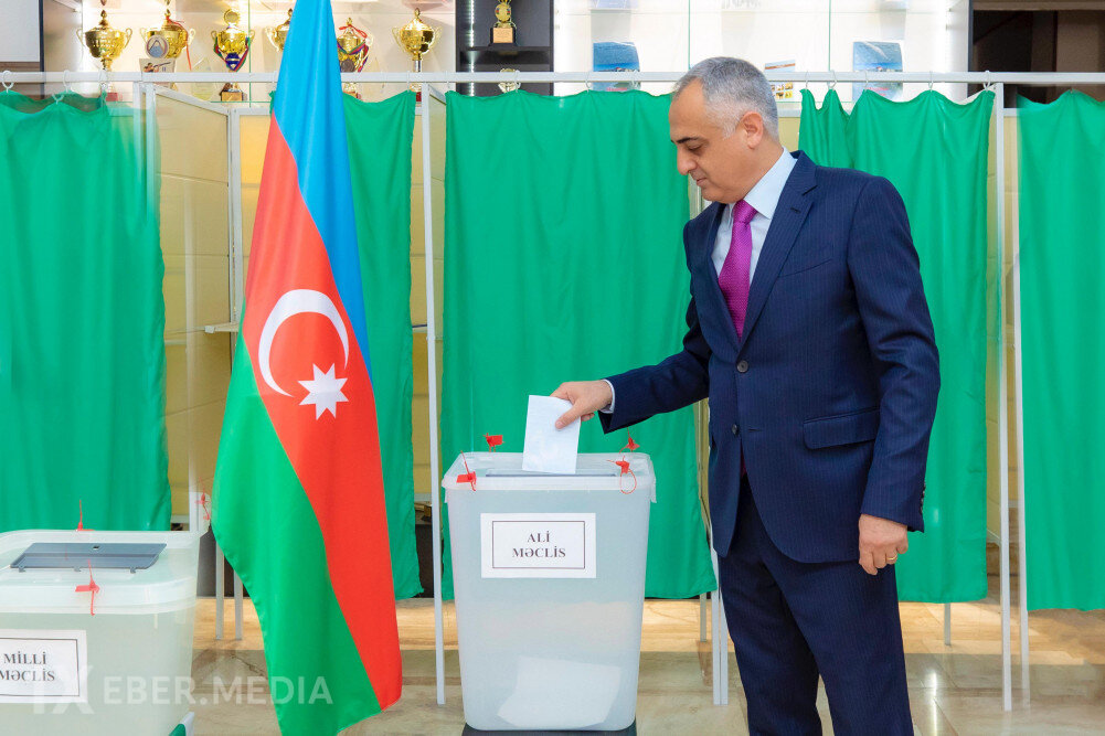 Prezidentin işdən çıxardığı Fuad Nəcəflinin DOSYESİ