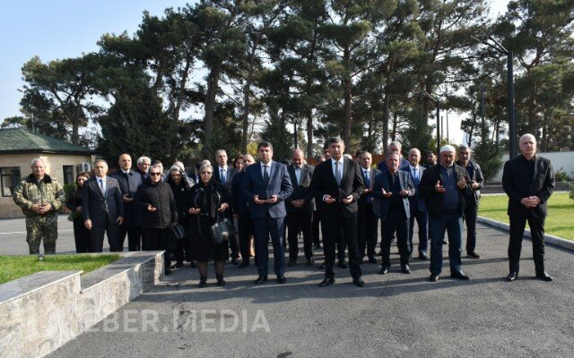 Yasamal ictimaiyyəti şəhidlərimizi yad edir - FOTOLAR