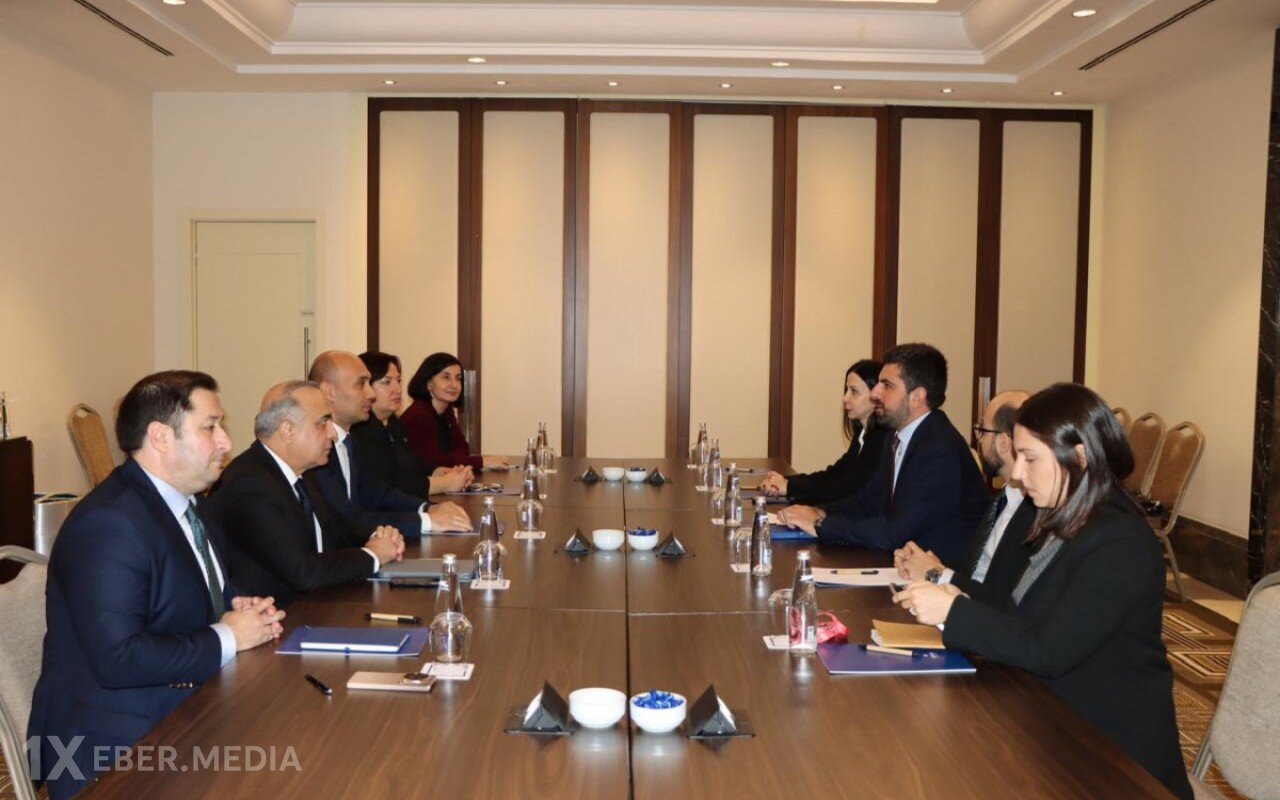 Azərbaycan və Ermənistan deputatları görüşdü