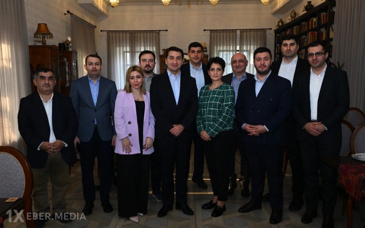 Hikmət Hacıyev erməni nümayəndələrlə görüşdü - FOTOLAR