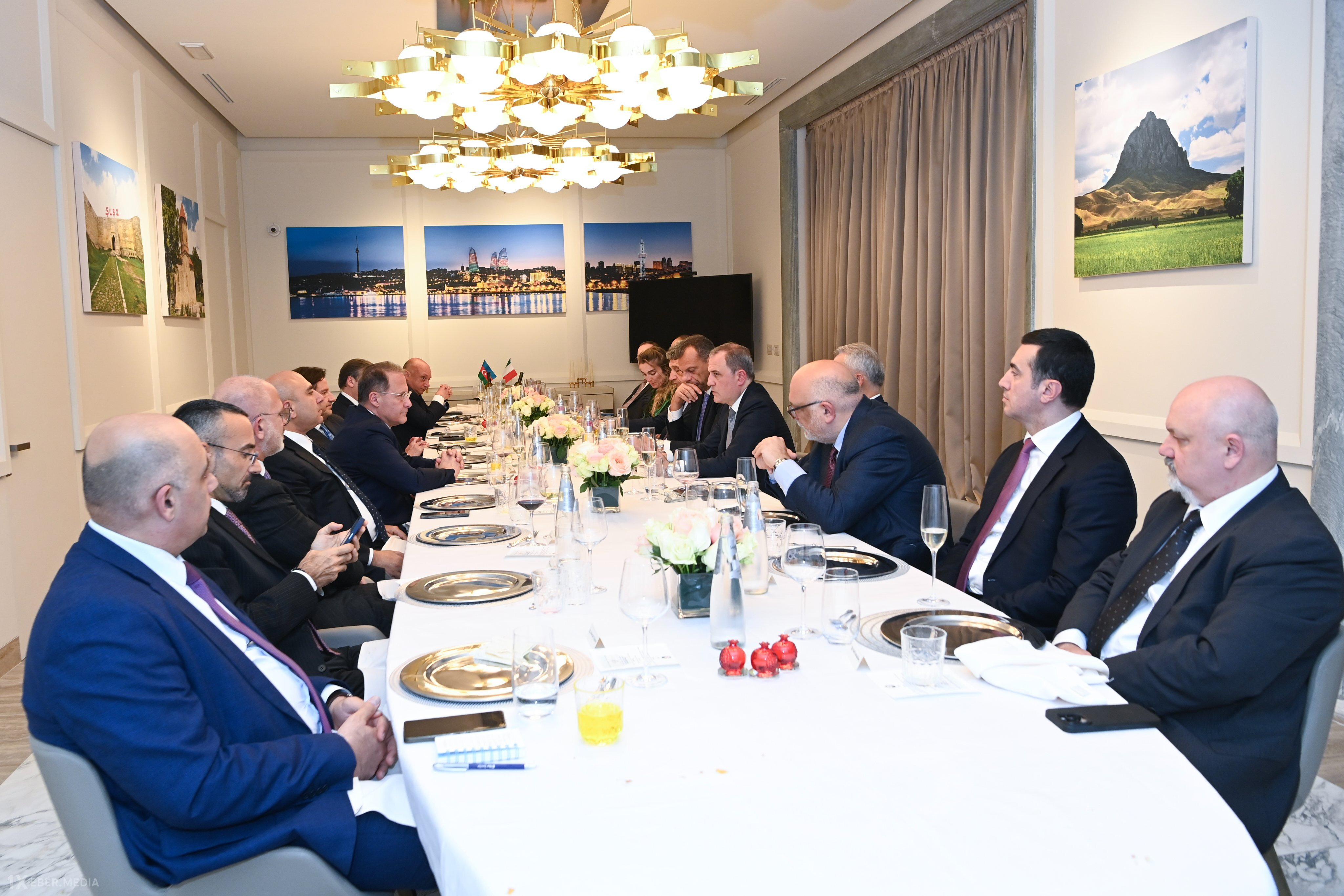 Ceyhun Bayramov Romada rəsmilərlə şam yeməyində