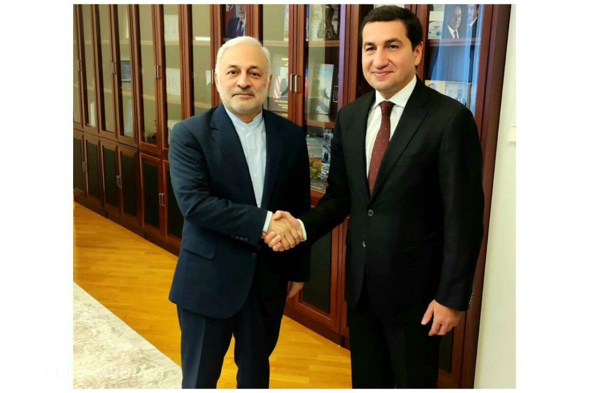 Hikmət Hacıyev Vahid Cəlalzadə ilə görüşdü