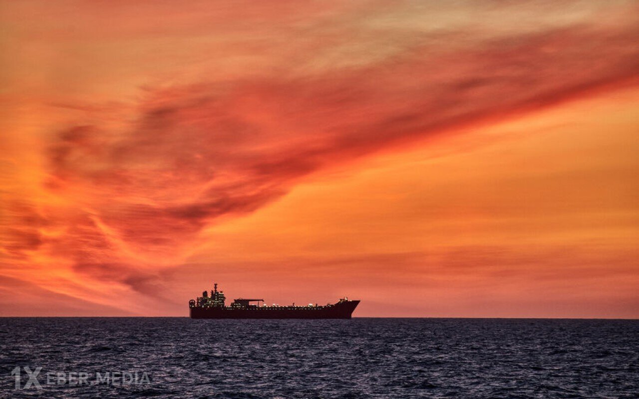 Bu gün axşam saatlarında Türkiyə sahillərində ikinci tanker yanıb