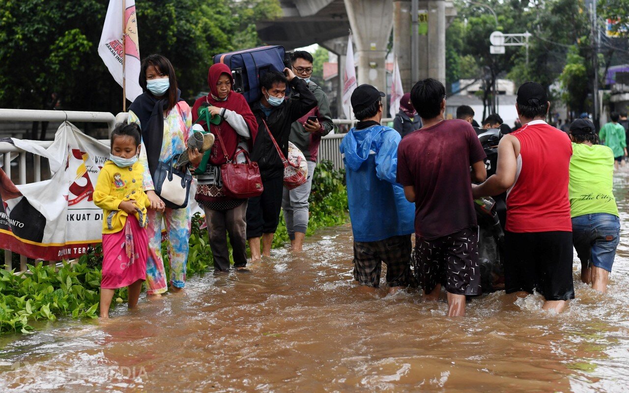 303 nəfər təbii fəlakətin qurbanı oldu