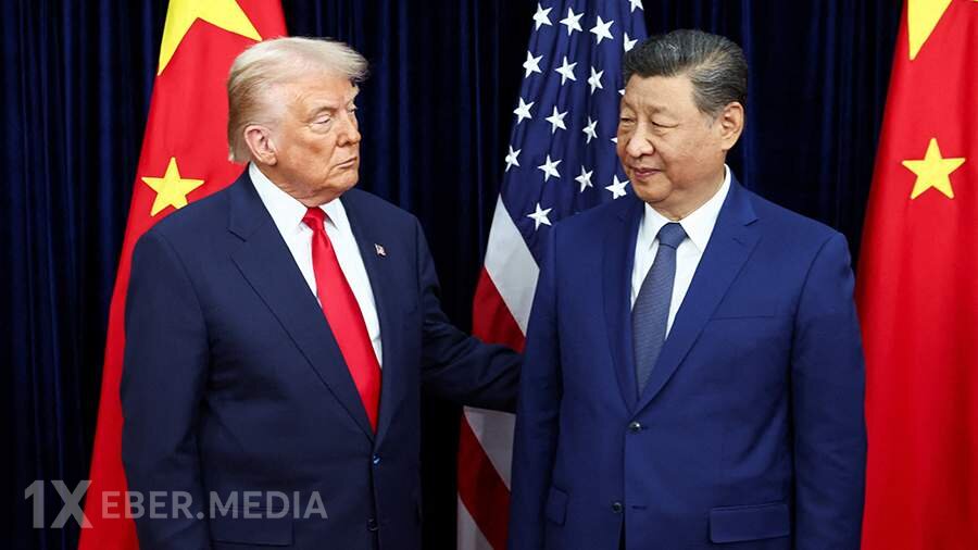 Si Tszinpin Trampla telefon danışığı aparıb