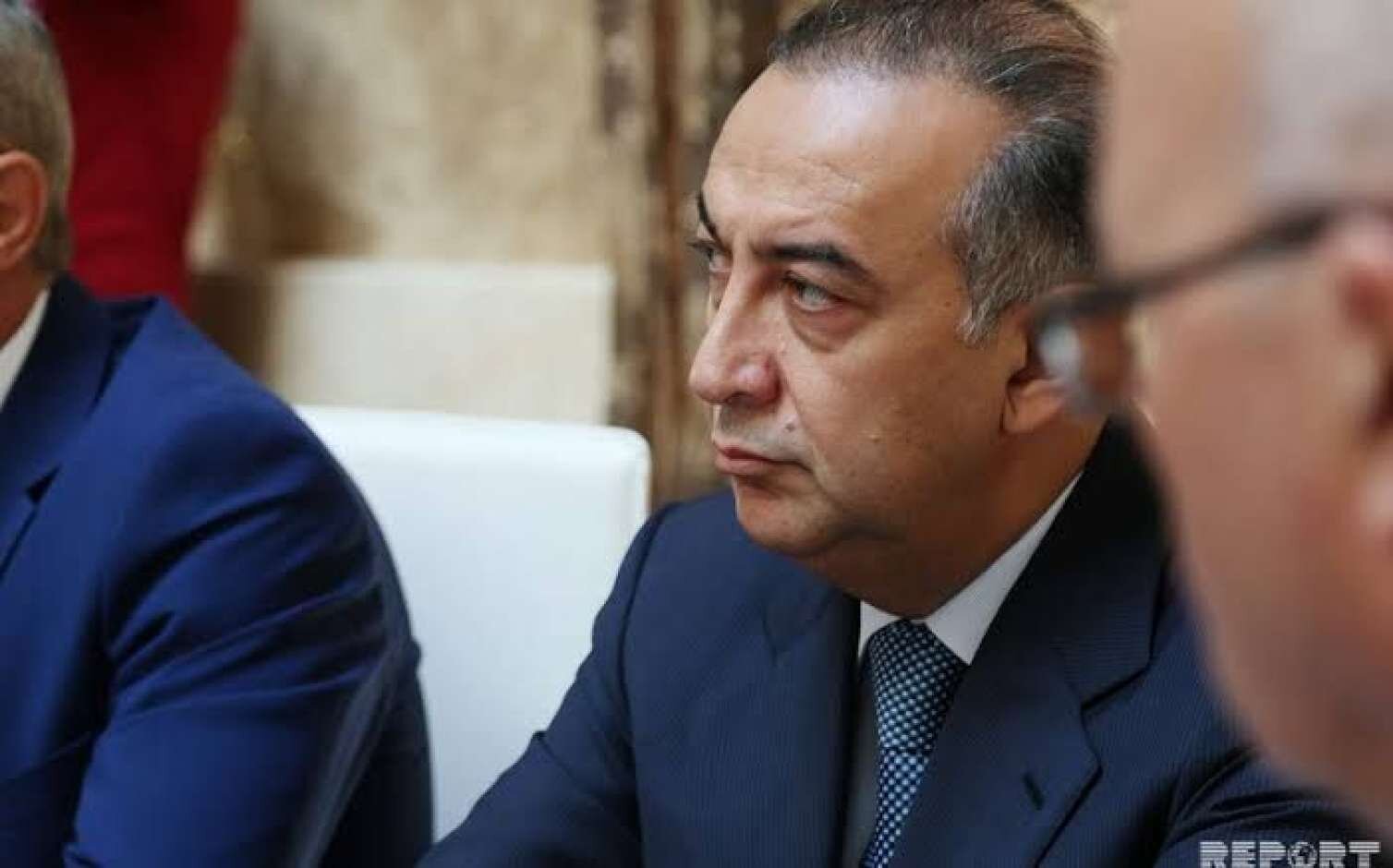 Keçmiş məmura bağlı olduğu deyilən şirkətə 800 min manatlıq SİFARİŞ