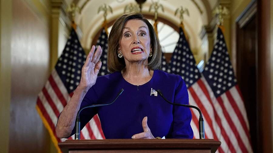 Tramp Pelosinin Konqresdən çıxmasını böyük hadisə adlandırıb