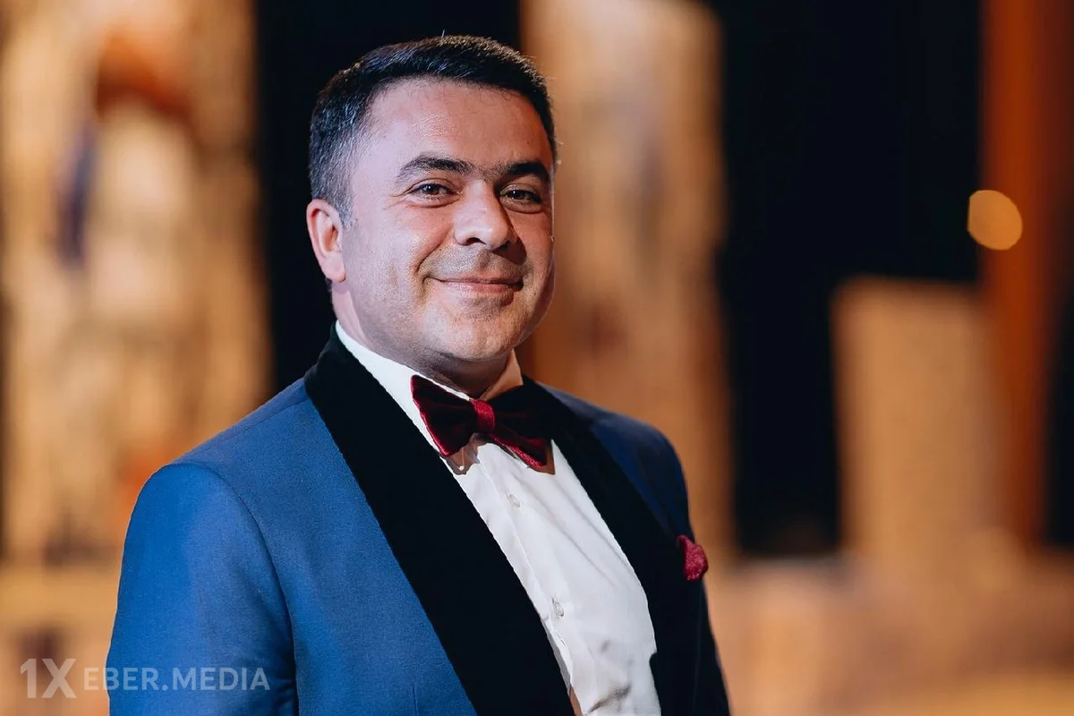 Cabir İmanovun Səadət Sarayının yanında mağazası...