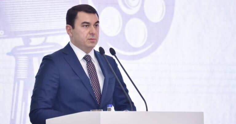 Adil Kərimli YENƏ TƏNQİD EDİLDİ: “Mədəniyyət mərkəzlərimiz, kitabxanalar yox olub”