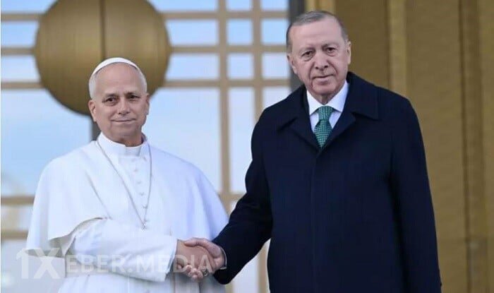 Ərdoğan Papa ilə görüşdü