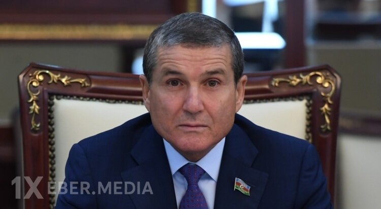 Parlamentdə bir dəfə də olsun danışmayan DEPUTAT...