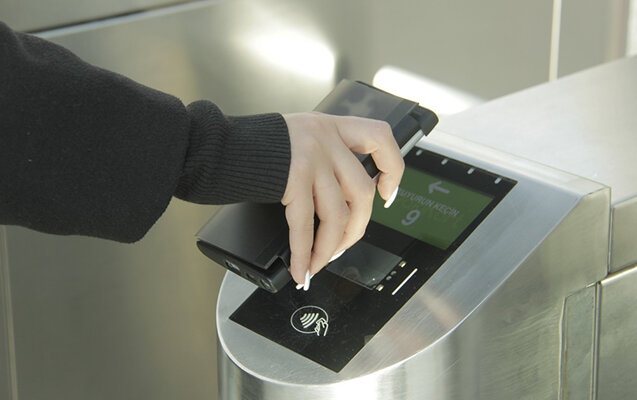 Metroda bank kartı ilə ödəniş mümkün oldu