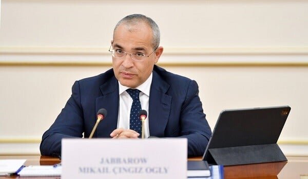 Bayrağımız qürur mənbəyimizdir - Mikayıl Cabbarov