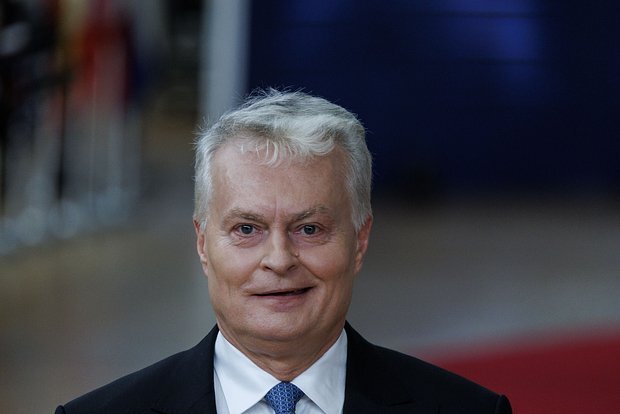 Zelenski Litva prezidenti ilə telefonla danışıb