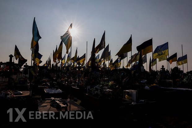 Lvov qəbiristanlıqda yer çatışmazlığı olduğunu bildirildi