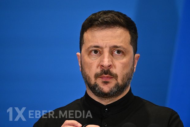 Rada deputatı Zelenskinin dövlətə xəyanətdə təhqiq edilməsini istəyib