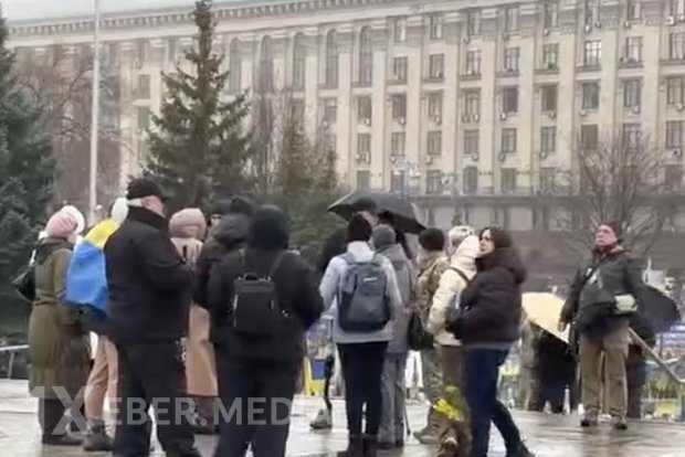 Kiyevdə Zelenski və Yermakı istefaya çağıran mitinq başlayıb