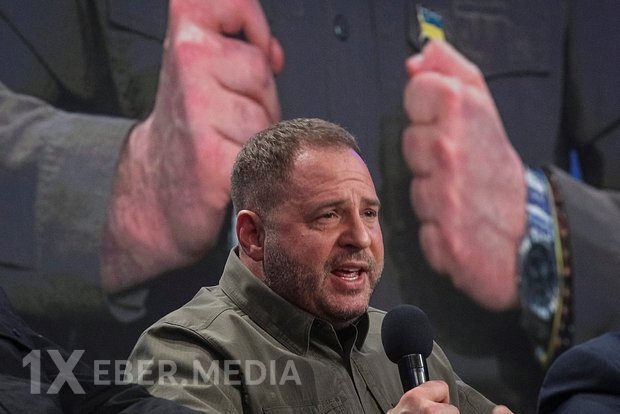 Rusiya Yermakın istefasını ələ salıb