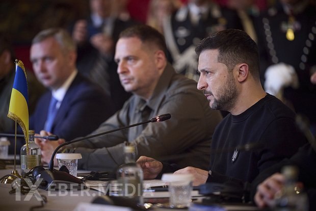 Zelenski və Yermak çox yaxın idilər və birlikdə çox vaxt keçirdilər...