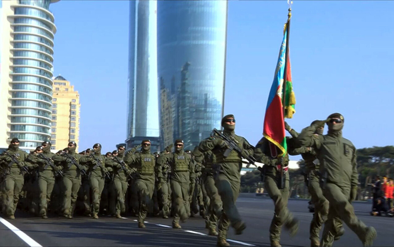 DTX-nin “Qartal” xüsusi təyinatlıları paradda - Video