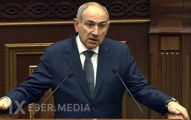 Paşinyan Bakıdakı paraddan danışdı