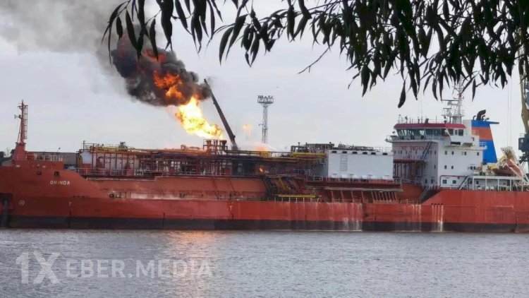 Qara dənizdə Türkiyə bayrağı altında üzən gəmi vuruldu