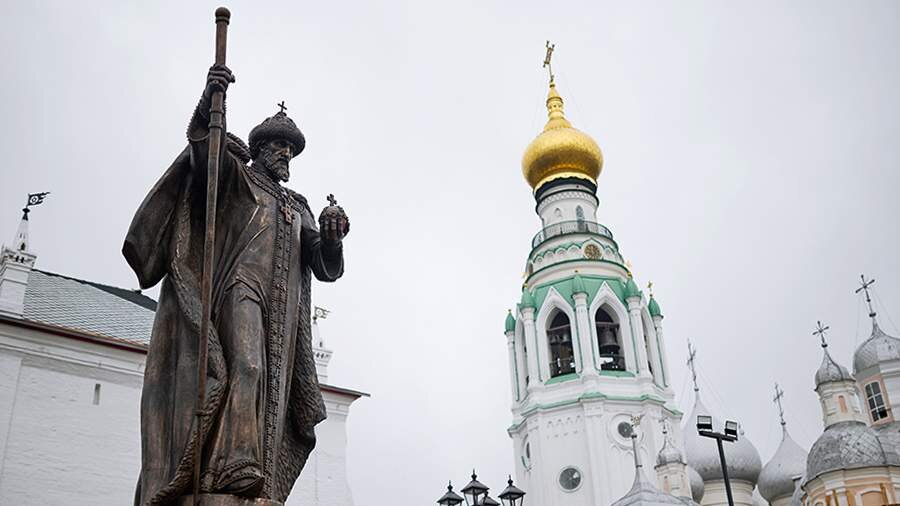 Voloqdada İvan Qroznıya abidənin açılışı olub