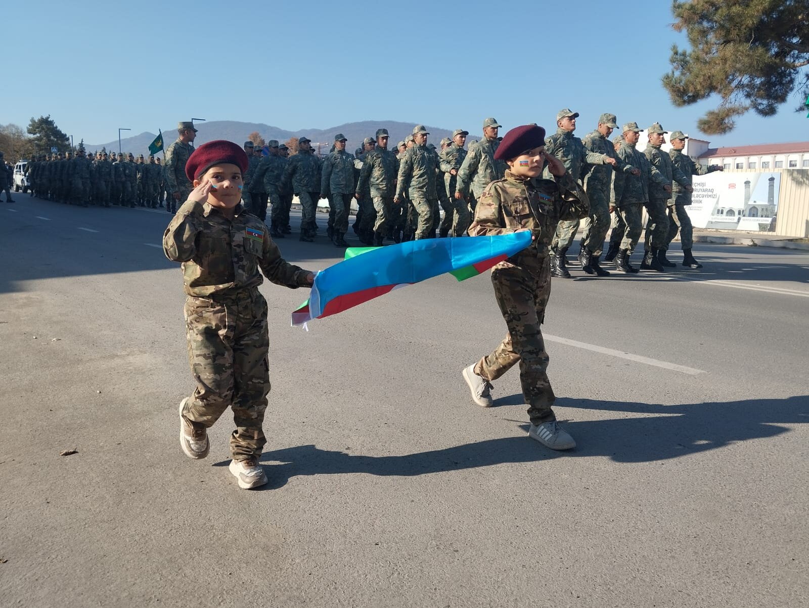 Xankəndidə Zəfər Gününə həsr olunan hərbi yürüş keçirilib