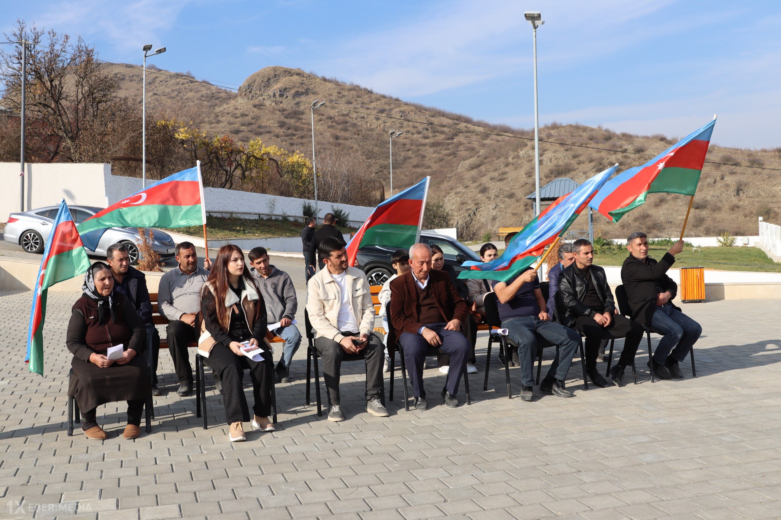 Köç karvanı Xocalının Xanyurdu kəndinə çatdı