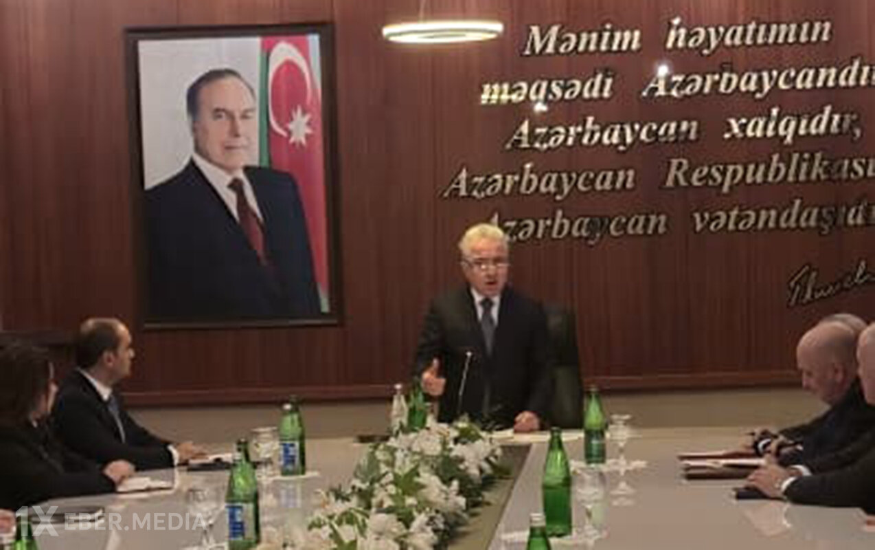 Elxan İbrahimov kollektivə təqdim olundu