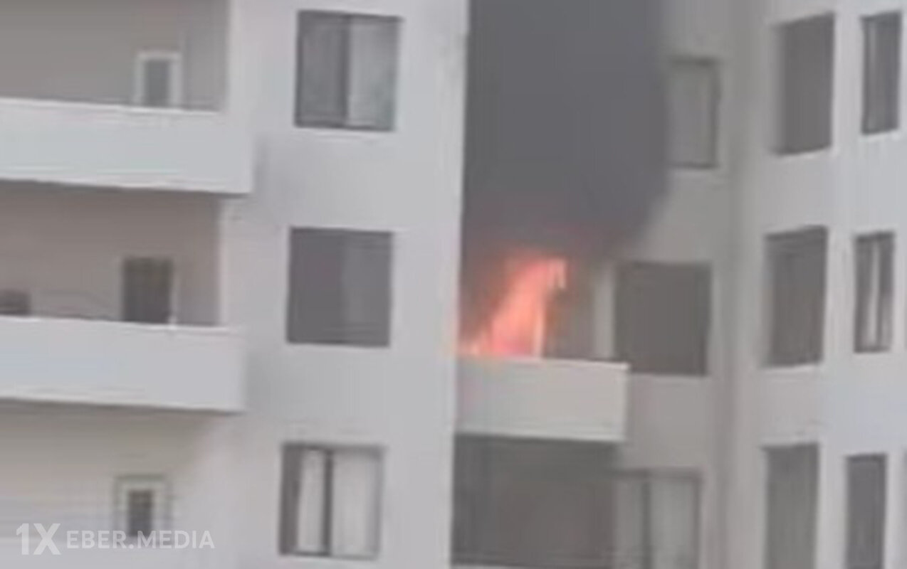 Bakıda çoxmərtəbəli binada yanğın oldu - Video - Yenilənib