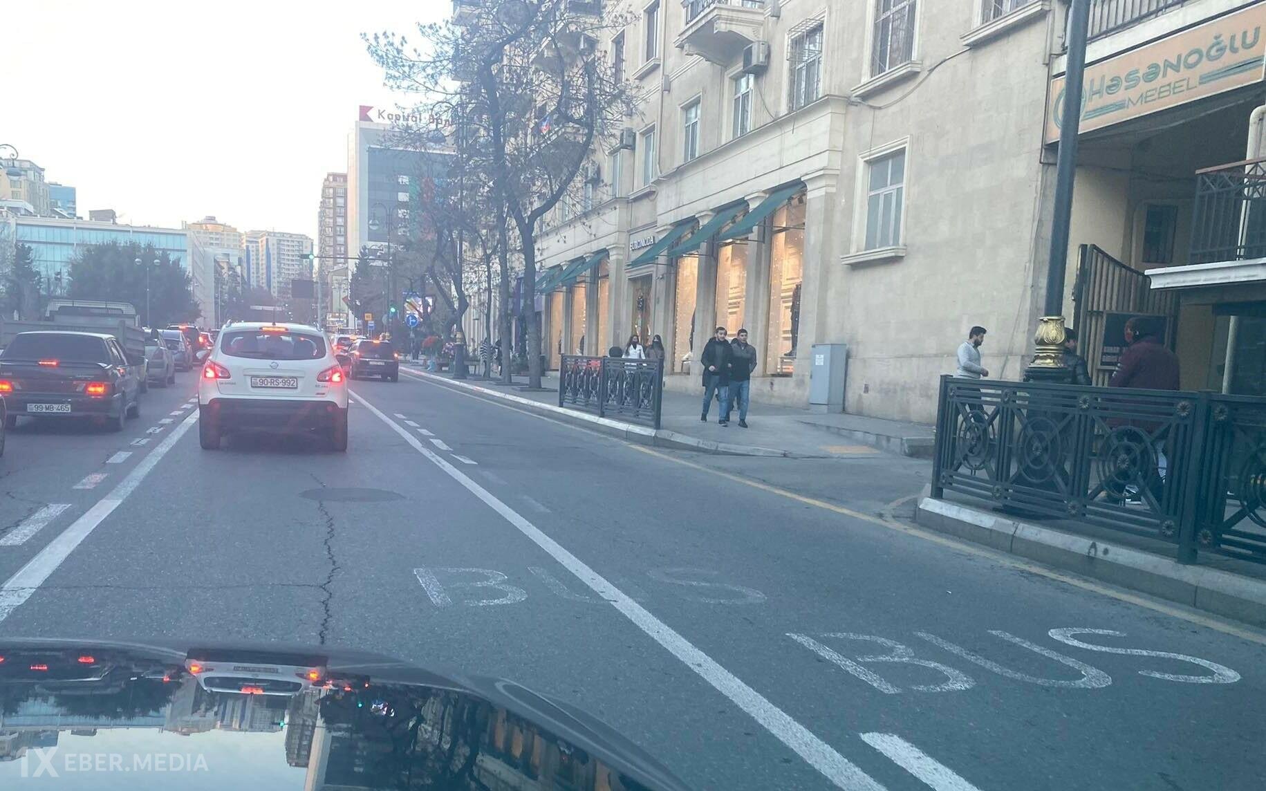 Bu yolda hərəkət zolaqlarının sayı artırılır