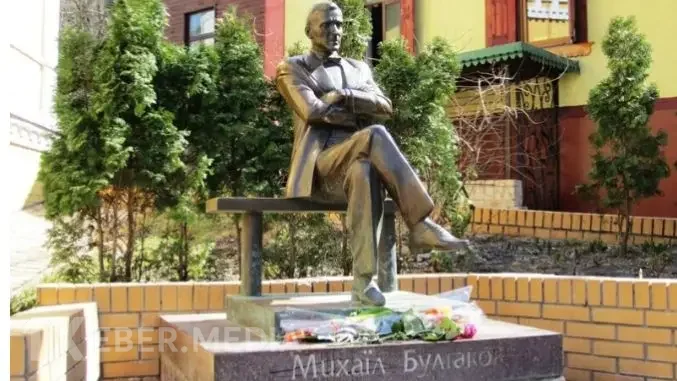 Kiyev Bulqakovun, Qlinkanın və Axmatovanın abidələrinin sökülməsinə səs verdi