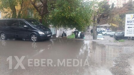 Nizami selə təslim oldu: Cənab başçı... hərəyə bir qayıq verəsiniz bəlkə...