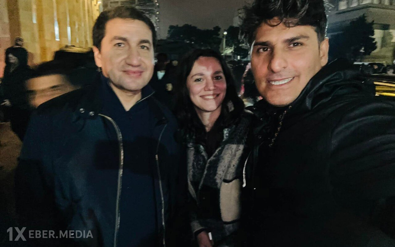 Hikmət Hacıyev "Qarabağ"ın oyununu stadionda izlədi