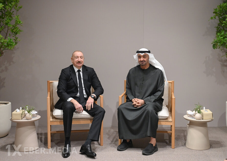 İlham Əliyev BƏƏ-də səfərdədir - Prezidentlə görüşdü