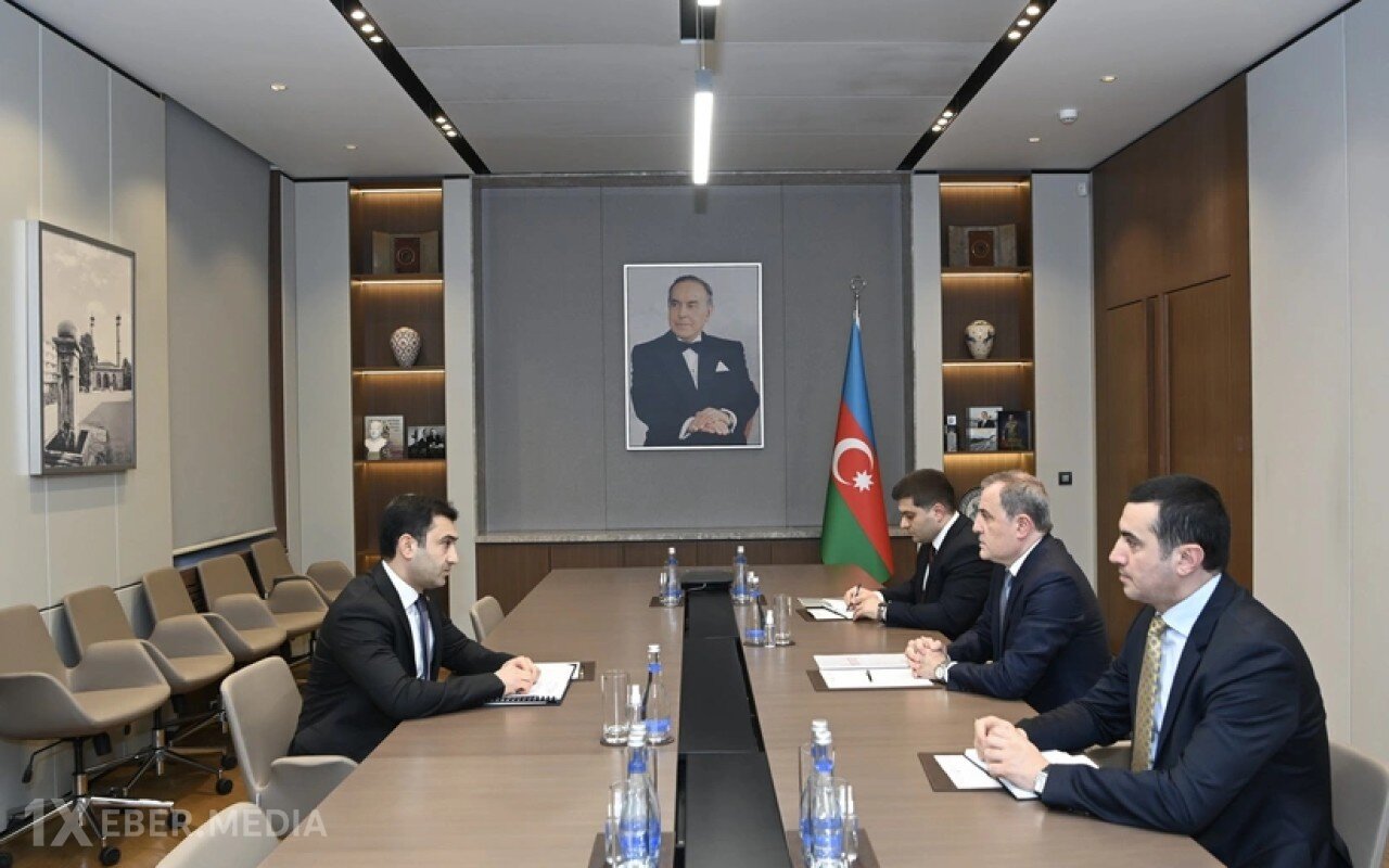 Ceyhun Bayramov baş katiblə müzakirə apardı