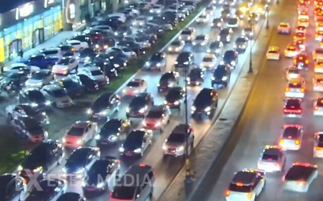 Bu yollarda tıxac var - SİYAHI