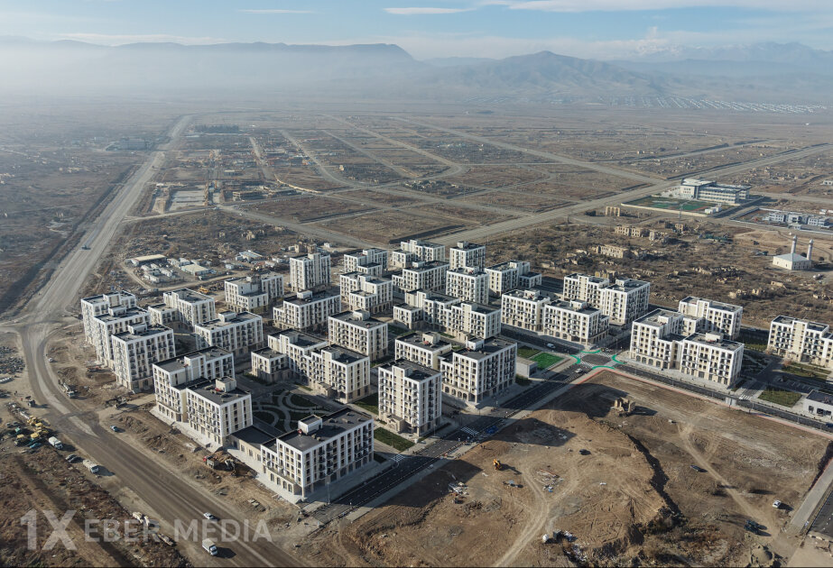 Prezident və xanımı Ağdam sakinləri ilə görüşdü