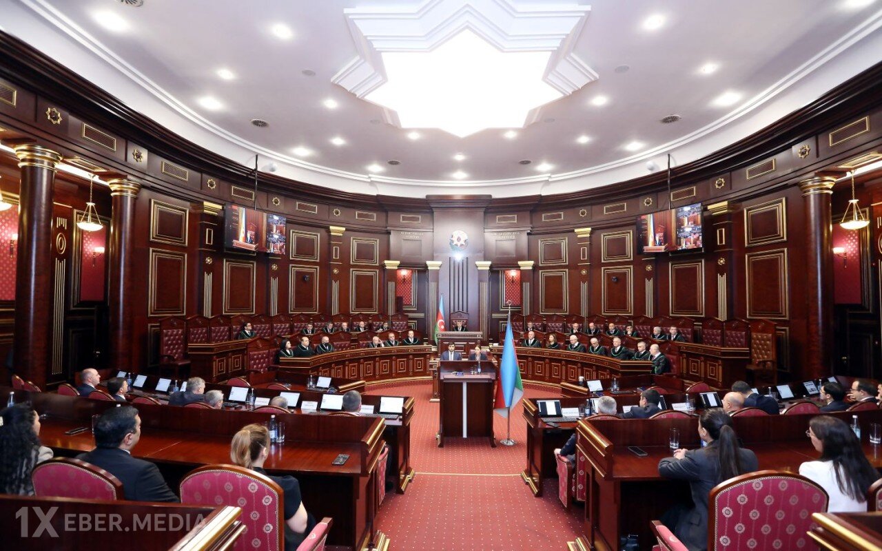 Yeni hakimlər and içdilər