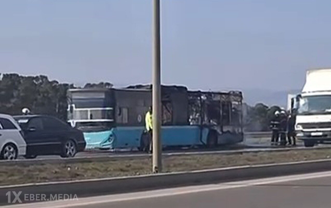 Bakı-Sumqayıt yolunda avtobus yandı