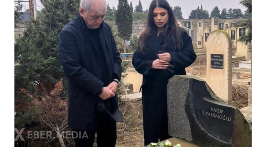 Fəxrəddin Manafov onun məzarı başında