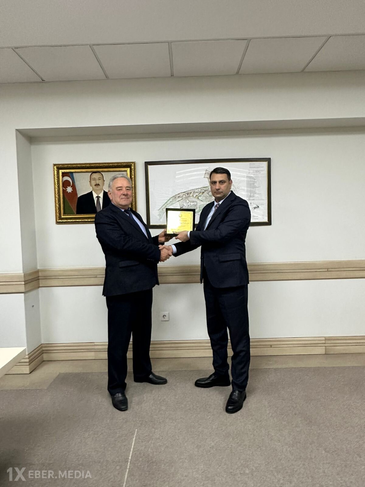 Binəqədi RİH başçısının 28 may QİƏD üzrə nümayəndəsinin müavini Məmmədov Əsəd Nəbi oğlu 65 illik yubileyi münasibəti ilə təltif edildi