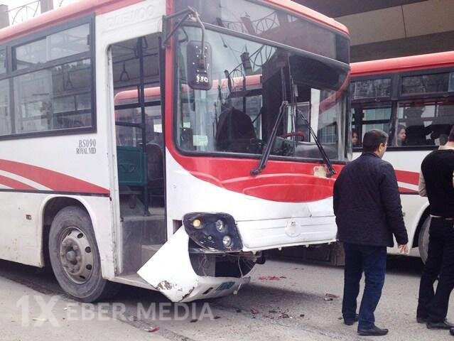 Bakıda avtobus qəzası: ölən var